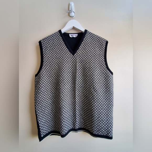 Gran Sasso Trendy pattern 100% Virgin Wool Vest - Picture 2 of 7